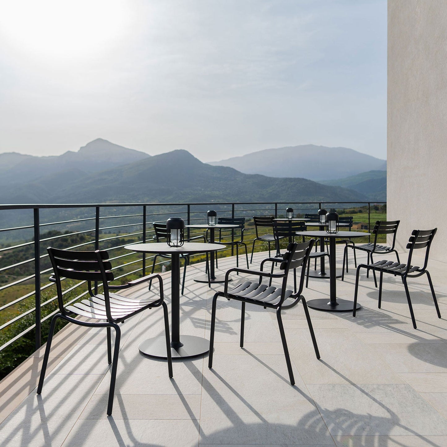 Pico Cafe Table Round - 25 / 29