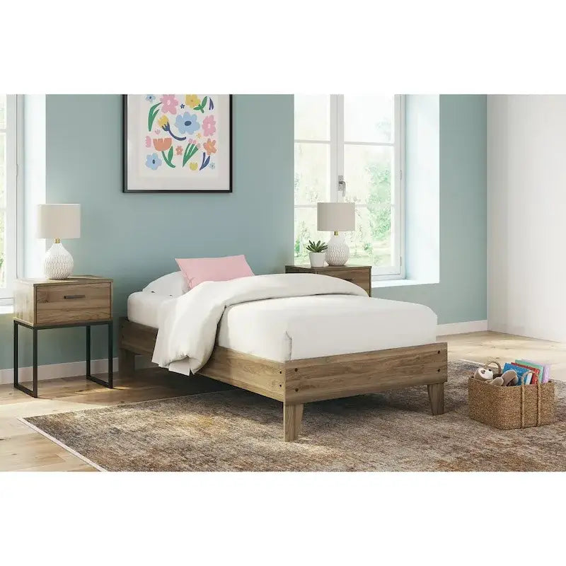 Signature Design by Ashley Deanlow Honey Platform Bed