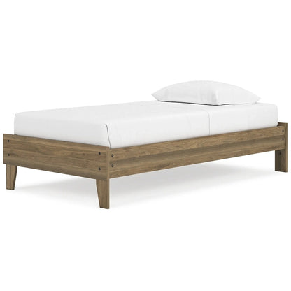 Signature Design by Ashley Deanlow Honey Platform Bed