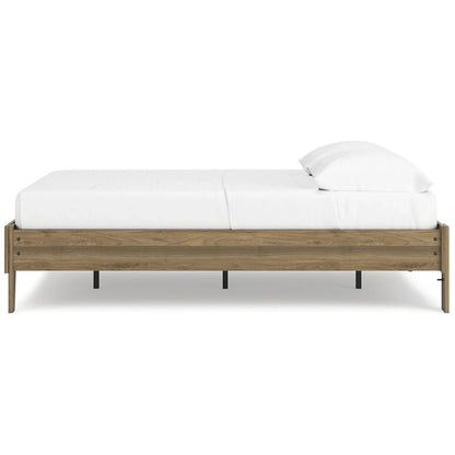 Signature Design by Ashley Deanlow Honey Platform Bed