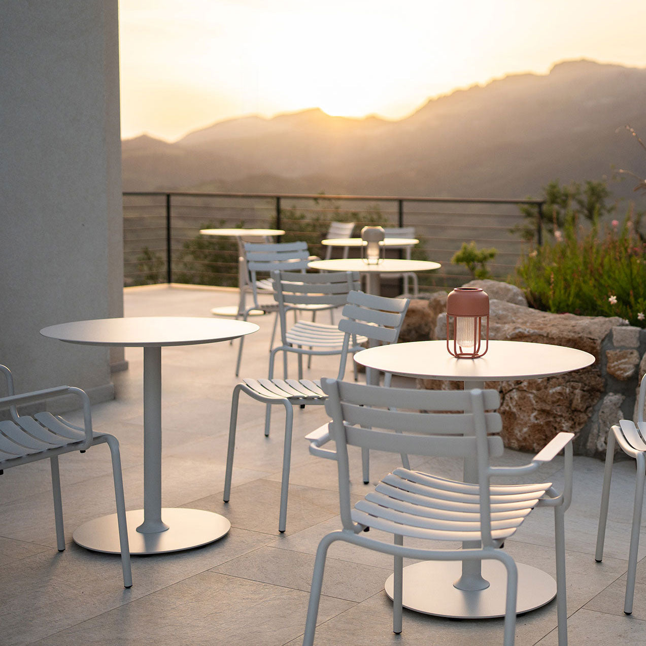 Pico Cafe Table Round - 25 / 29