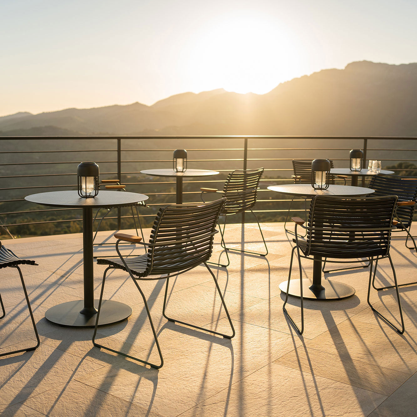 Pico Cafe Table Round - 25 / 29